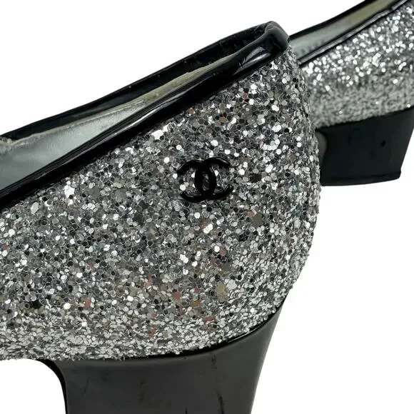 Chanel Glitter Patent Leather Cap Toe Mary Jane Pumps Silver Size 39.5 - Picture 4 of 12